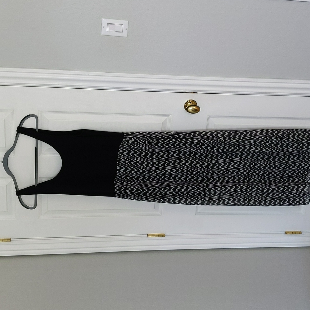Black printed Vince Camuto sheer skirt overlay